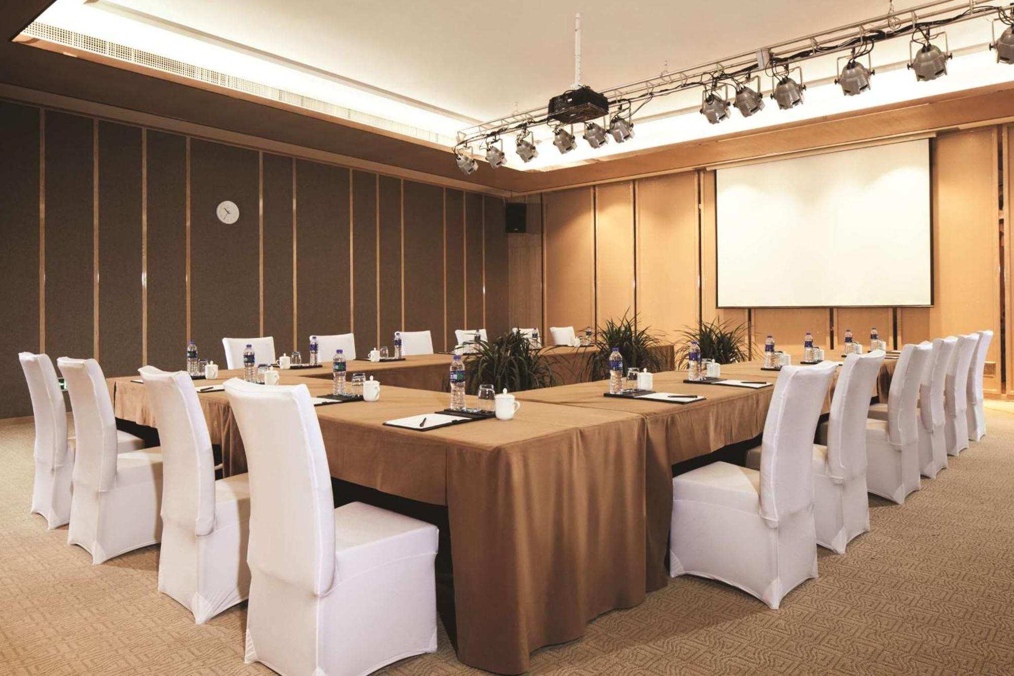 Отель Doubletree By Hilton Anhui Suzhou  Экстерьер фото